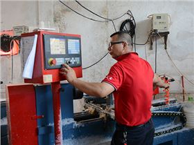 工廠(chǎng)設(shè)備